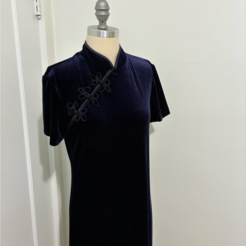 Velvet mandarin collar dress